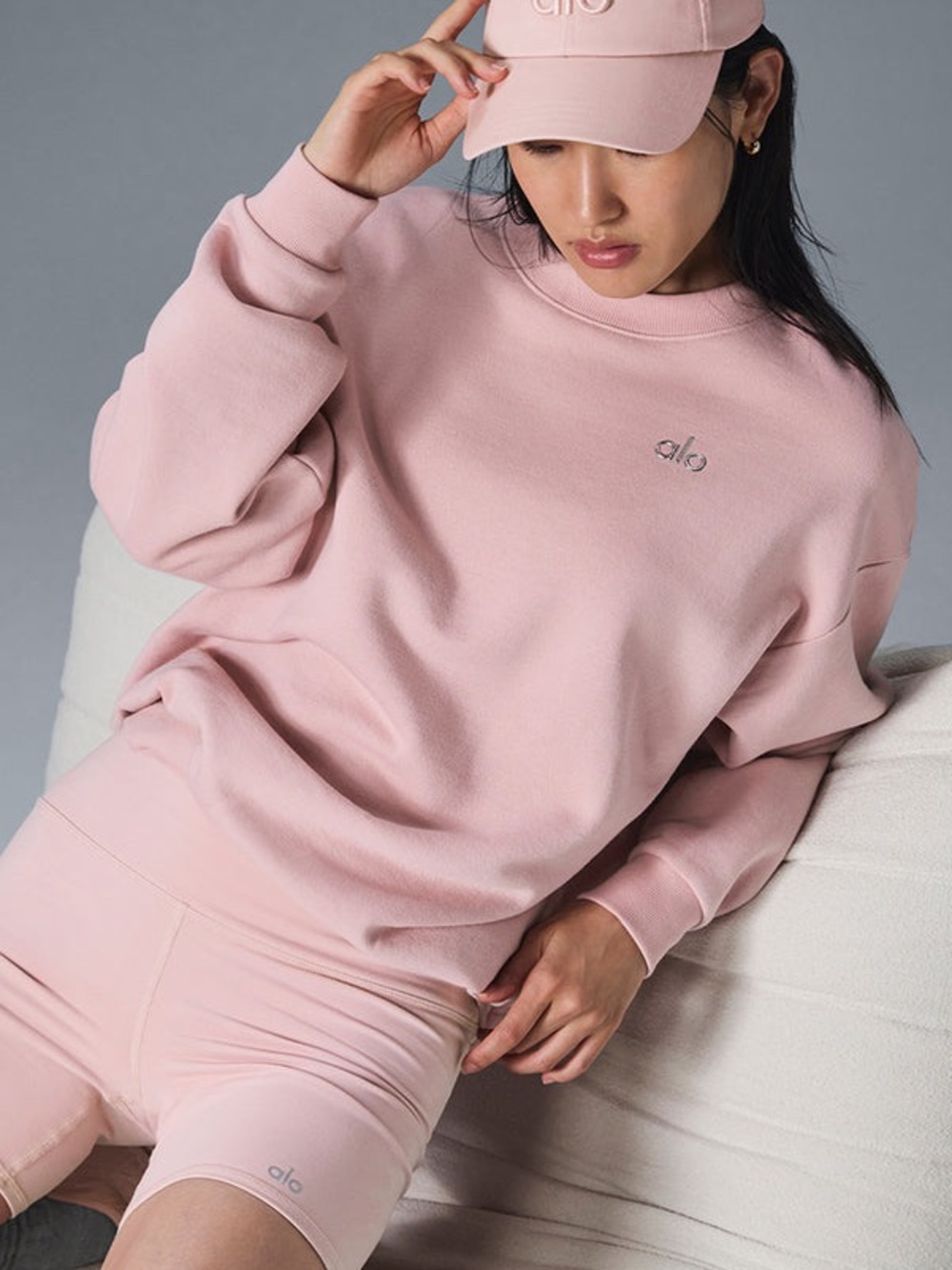 Alo Yoga Accolade Crew Neck in Ballet Pink